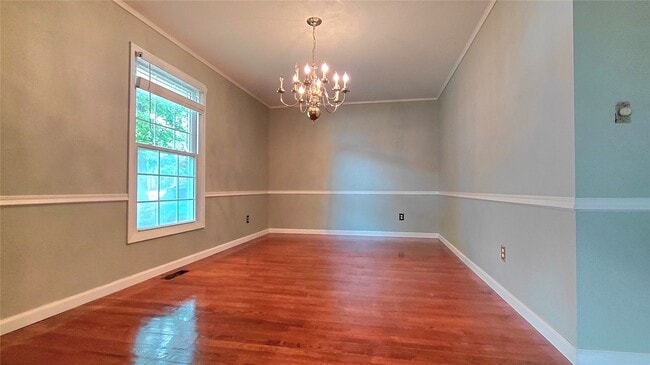Building Photo - 874 Hollyridge Dr