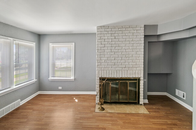 Building Photo - 14336 Harrison Ave
