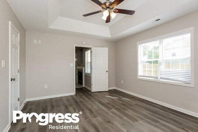 Building Photo - 709 Peregrine Ct