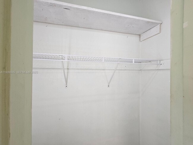 Building Photo - 19601 NE Miami Ct