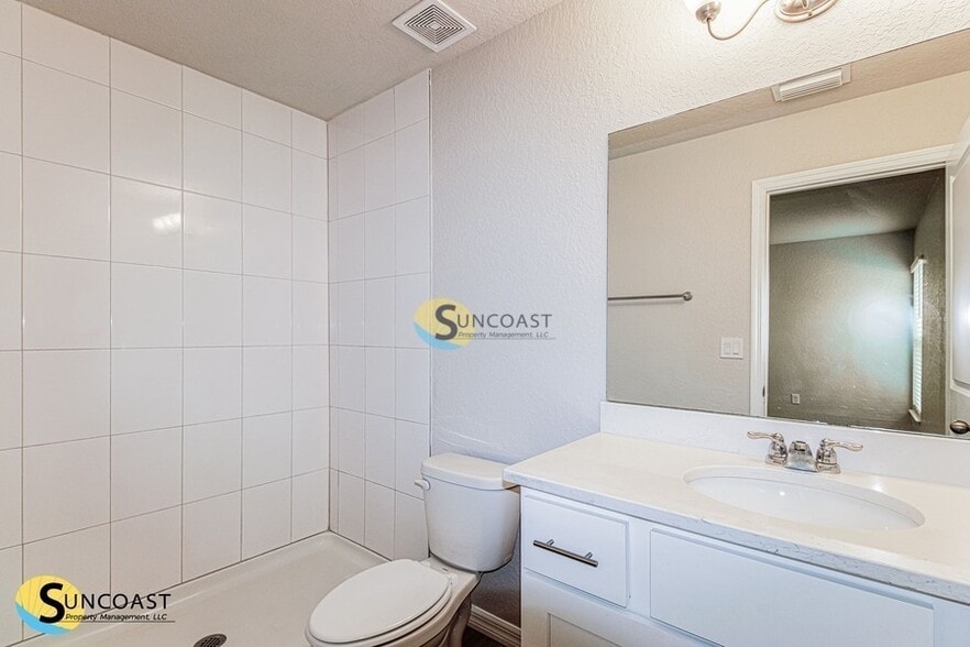 Building Photo - 814 Spruce St