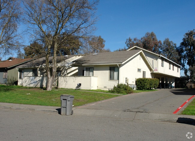 Primary Photo - 2500 Kenton Ct