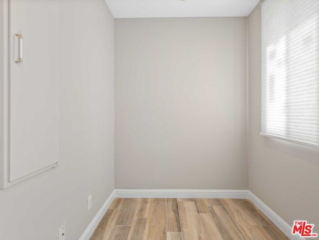 Building Photo - 112 Elm Dr