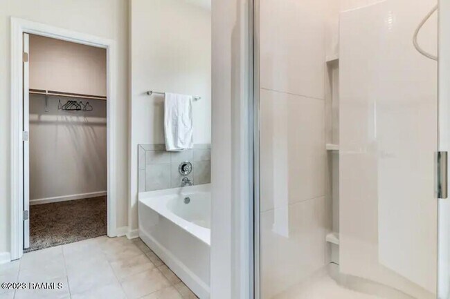 Building Photo - 406 Starlight Dr