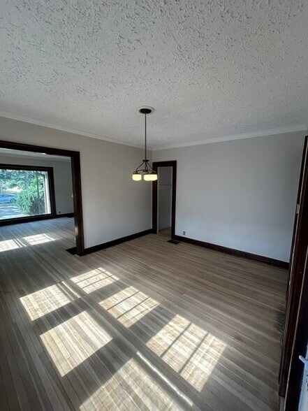 Building Photo - 811 N Dequincy St