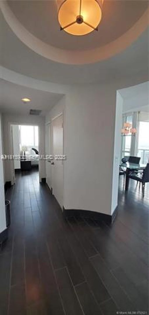 Building Photo - 253 NE 2nd St