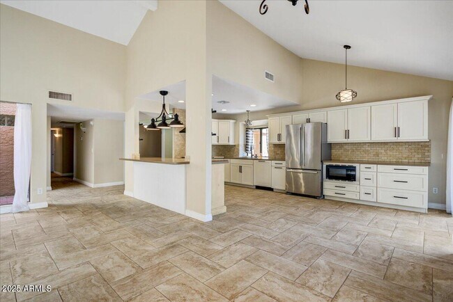 Building Photo - 1644 N Ventura Ln