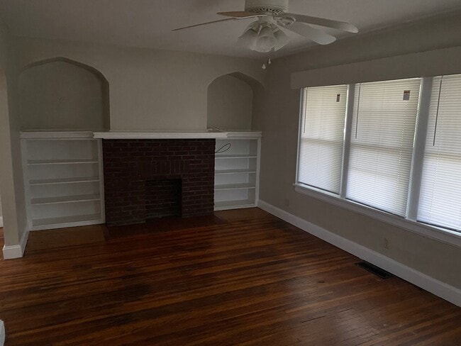 Building Photo - 3 Bedroom 1 Bathroom Single Family Home, N...