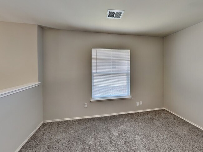 Building Photo - Welcome Home!!