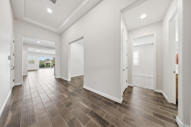 Building Photo - 4897 N 207th Ln