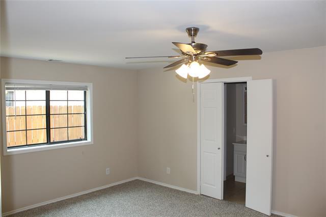 Building Photo - 2617 Raintree Dr
