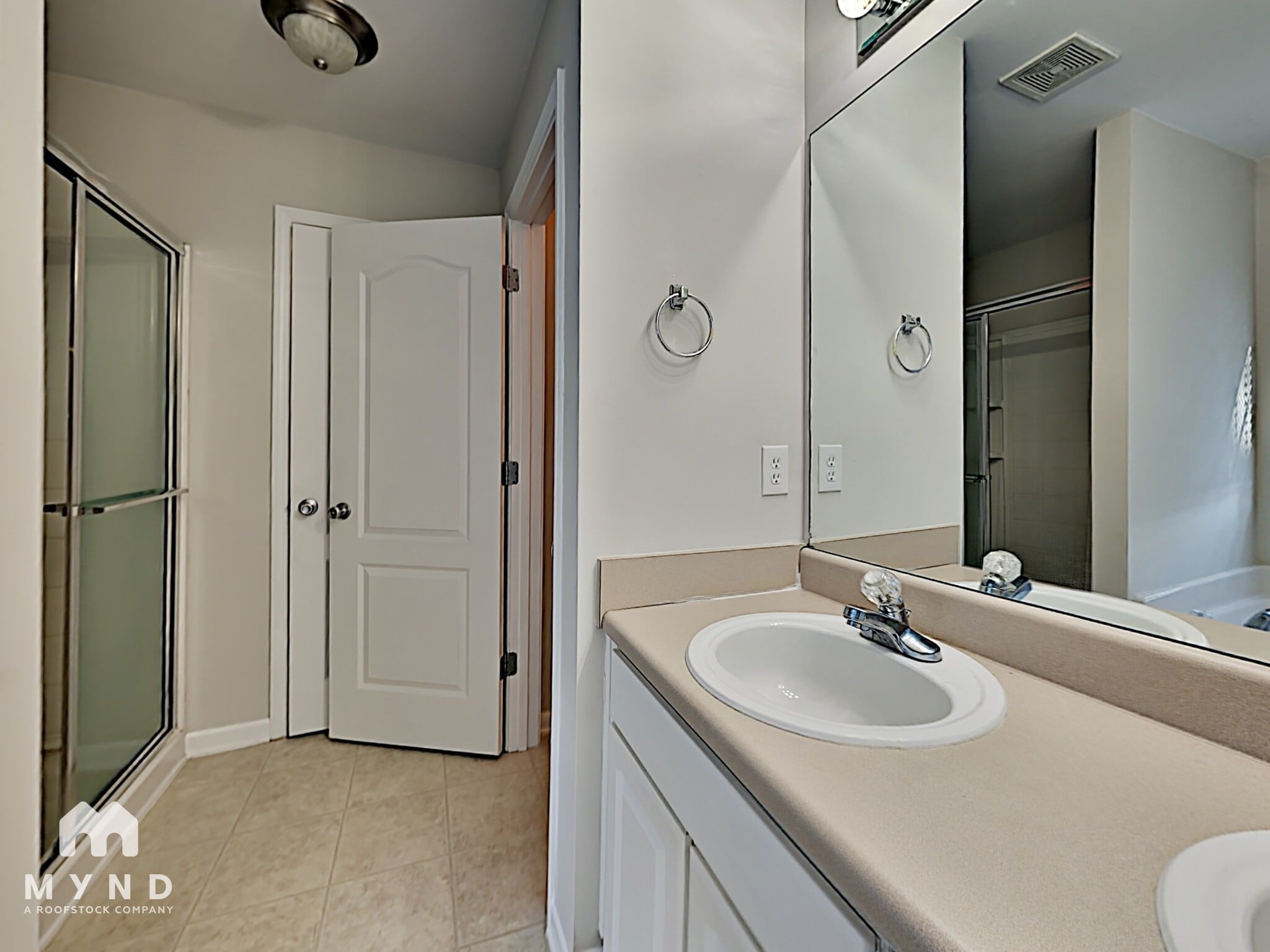 Building Photo - 525 Vickers Ln