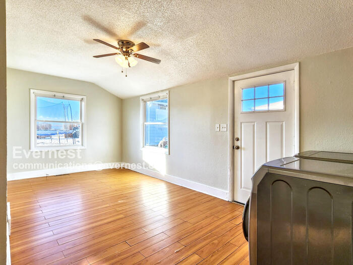 Building Photo - 245 S Hazel Ct