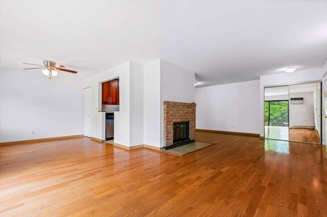 Building Photo - 555 Central Park Ave