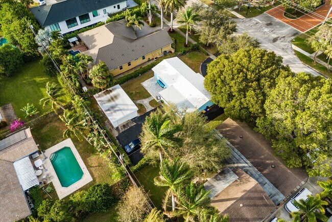 Building Photo - 908 Prosperity Farms Rd