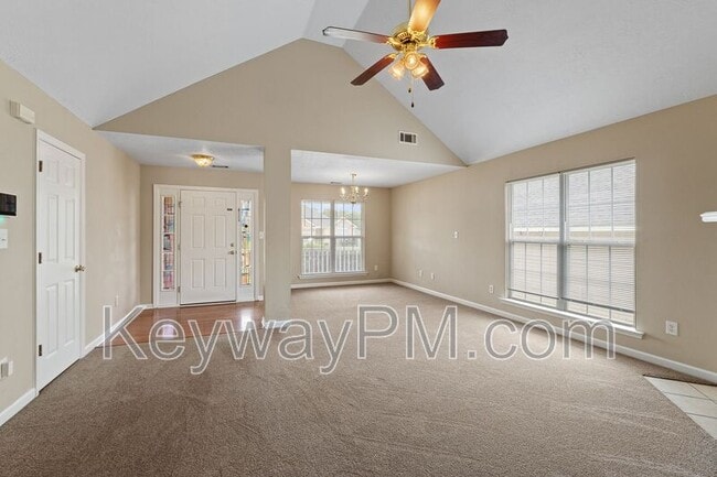 Building Photo - 313 Elbrus Way