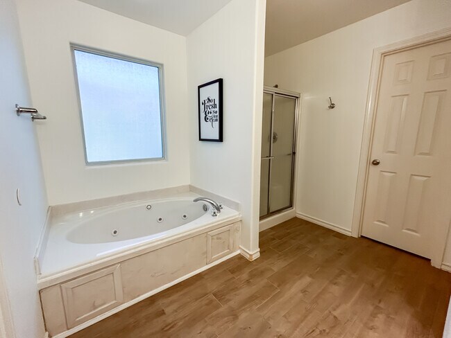 Building Photo - 2418 Mystic Star Dr