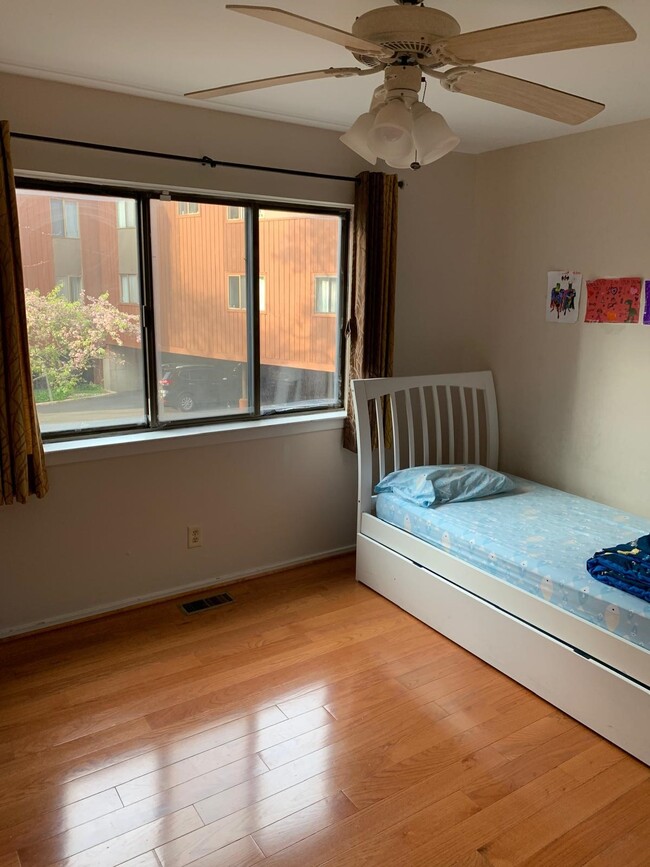 Building Photo - 451 Dunlin Plaza