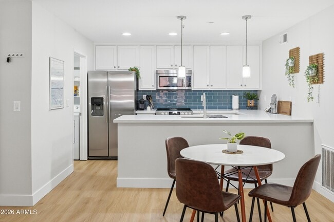 Building Photo - 4704 E Paradise Village Pkwy N