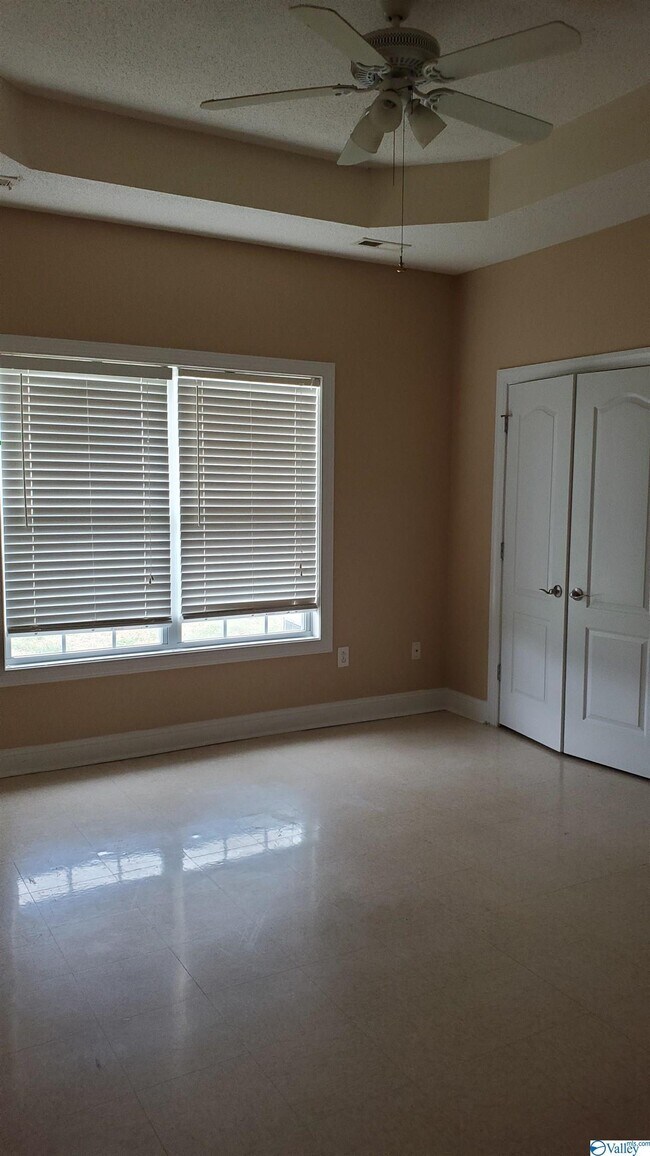 Building Photo - 10443 Wall Triana Hwy