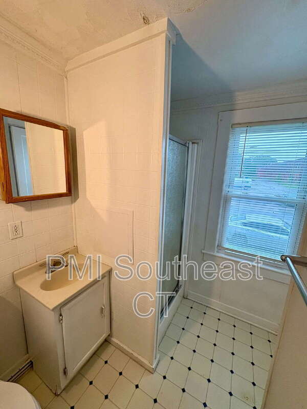 Building Photo - 79 Garfield Ave