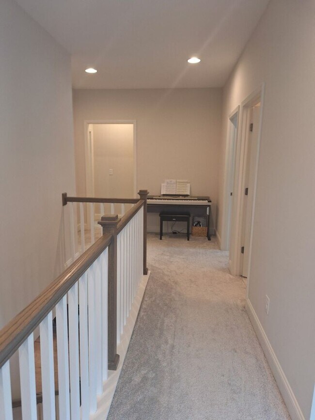 Building Photo - Beautify Brick 3 yr old Build in West Knoxville. No pets.