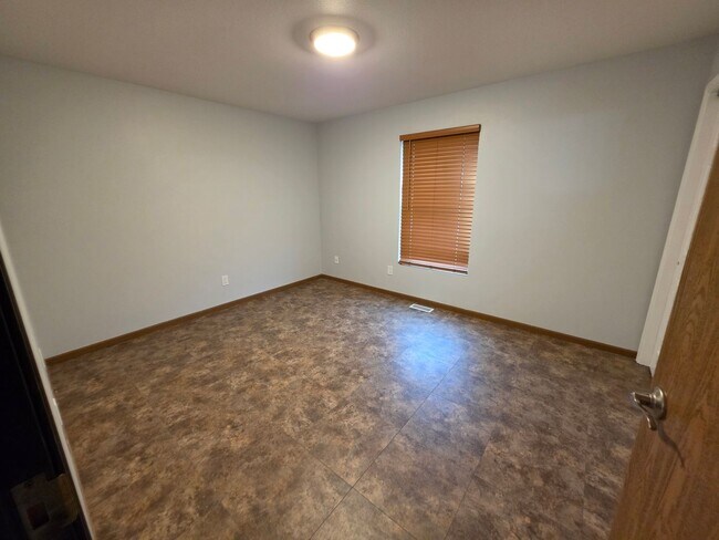 Building Photo - 1125 Latigo Dr