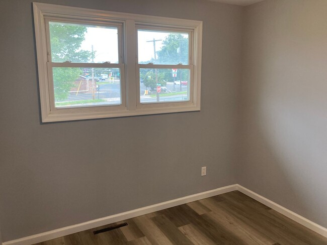 Building Photo - Bensalem 3 bedroom 1 bath + Basement near ...