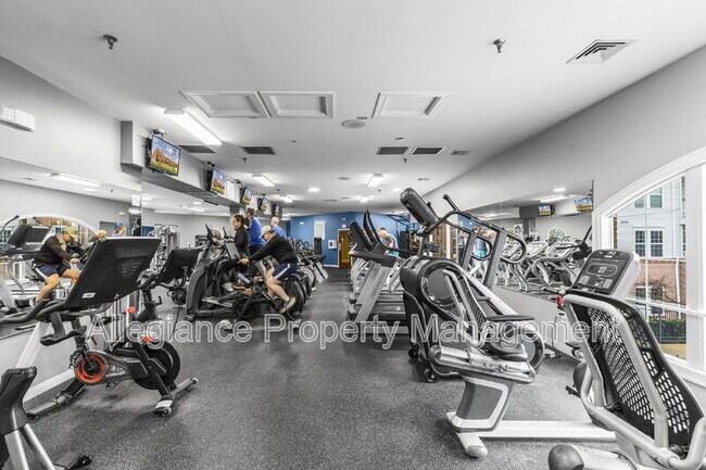 Building Photo - 5108 Donovan Dr