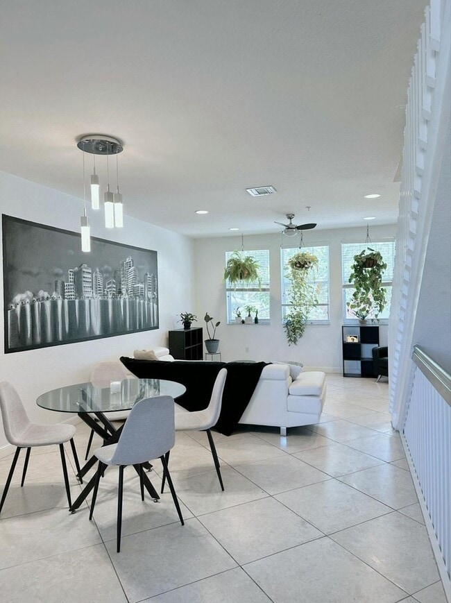 Building Photo - Luxury Townhouse West Palm Beach Gated Community two bedroom three bathrooms!