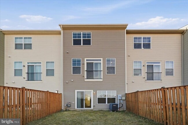 Building Photo - 117 Rotunda Dr