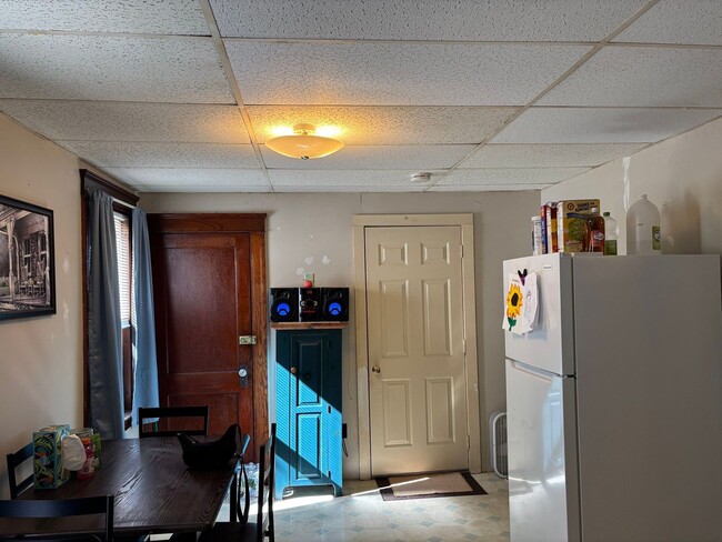 Building Photo - 19 Summerhill Ave