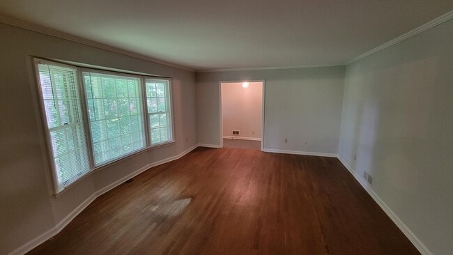 Building Photo - 6525 Williamson Dr NE