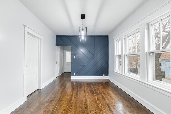 Building Photo - 3000 S Homan Ave