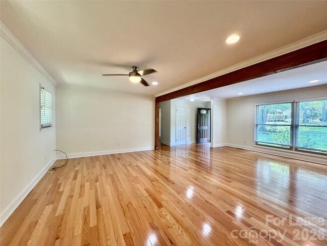 Building Photo - 109 James Dr