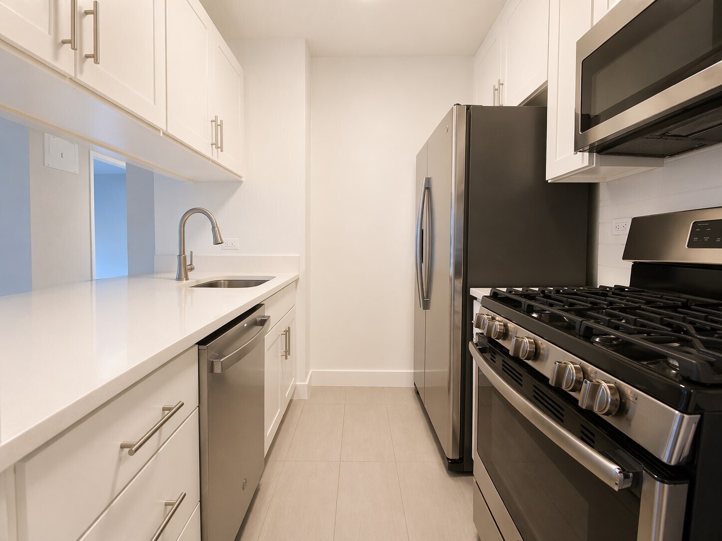 Building Photo - 323 E 50th St