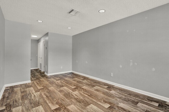 Building Photo - ***Cozy 1 Bedroom Apartment in Orange City
