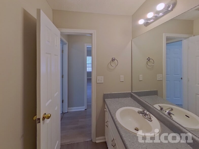 Building Photo - 169 Floresta Dr