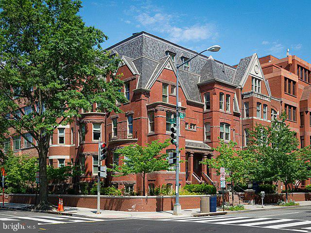 Building Photo - 955 26th St NW