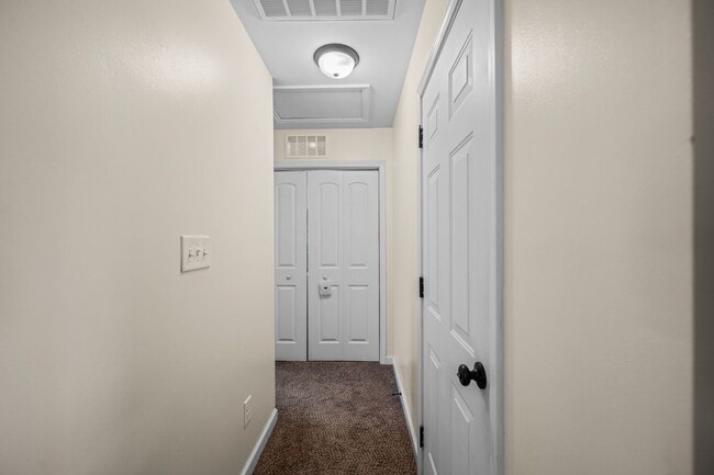 Building Photo - 215 Timber Jack Ct