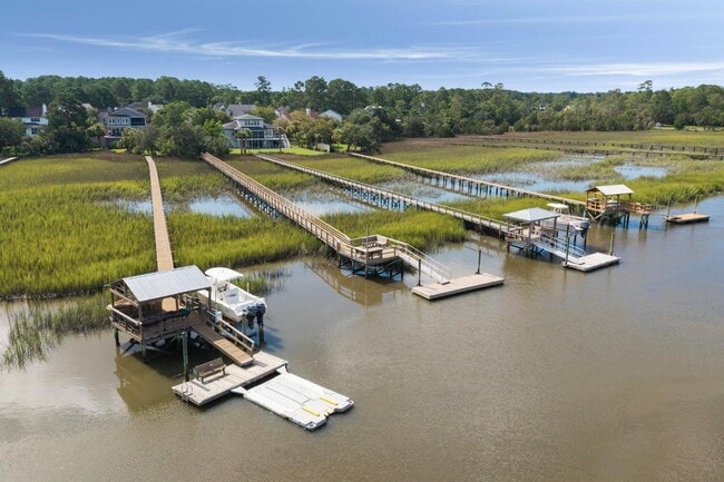 Building Photo - 1353 Black River Dr