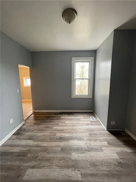 Building Photo - 139 N Water Ave