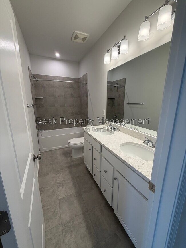 Building Photo - 227 Brattice Dr