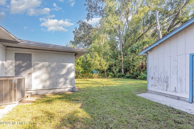 Building Photo - 6022 Sudbury Ave