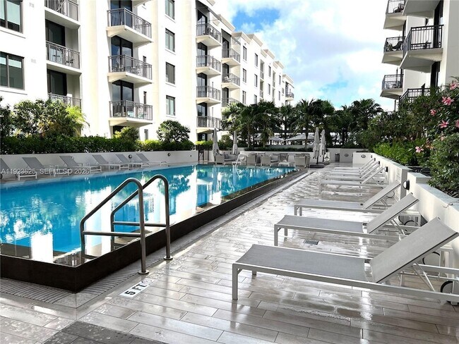 Building Photo - 301 Altara Ave