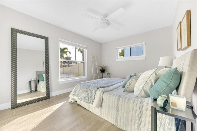 Building Photo - 1015 Spindle Palm Way