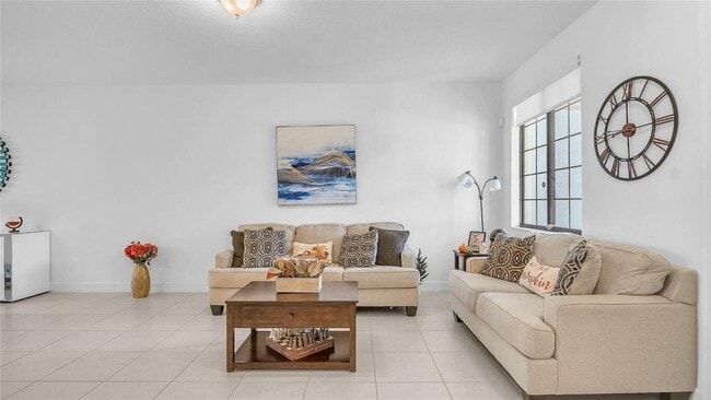 Building Photo - 304 NW 36th Ave