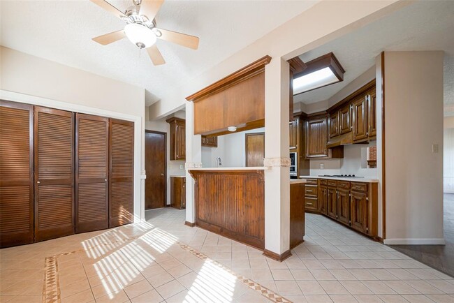Building Photo - 606 Misty Creek Dr