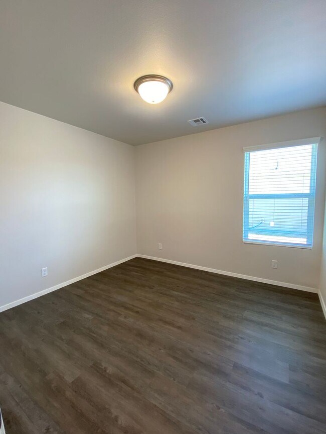 Building Photo - *Pre-leasing* Three Bedroom | Two Bathroom Home in East Village