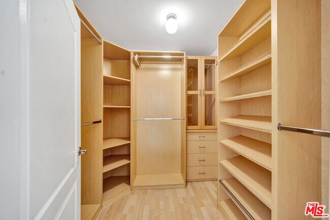 Building Photo - 4477 Woodman Ave